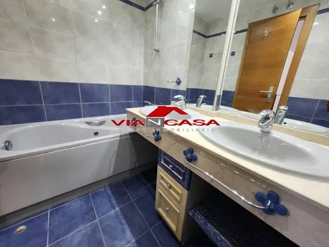 Alquiler de piso en Chamberi en Terraza, 3 habitaciones, — 35