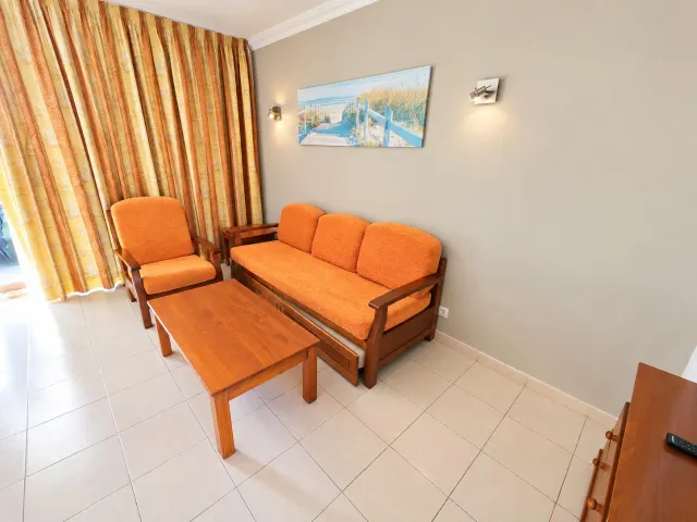 Apartamento con terraza en Playa del Inglés – Edificio Los Tilos — 3