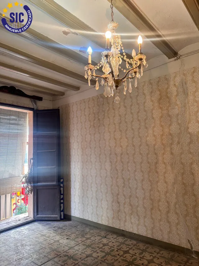 Casa de planta baja y dos alturas en el centro de Castellón, zona Tascas, junto a Fadrell, Borrull ideal para restauración o para vivienda. — 26