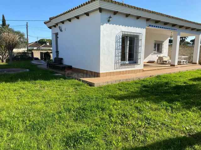CHALET EN EL PAGO MELILLA SOLO TEMPORADA DE VERANO — 4