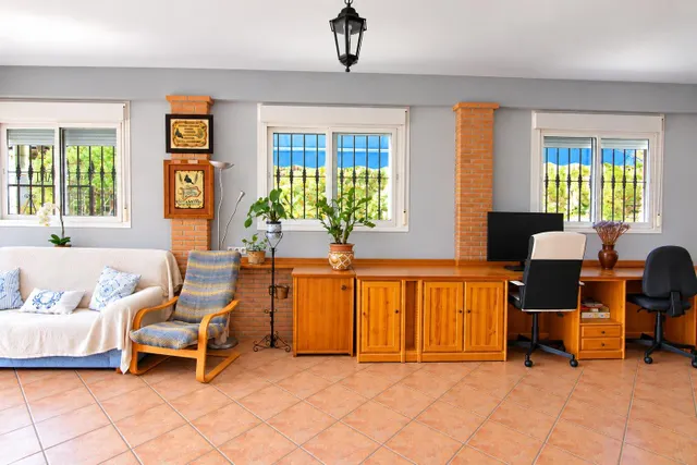 VENDE EN EXCLUSIVA CHALET INDEPENDIENTE EN COÍN — 22
