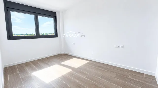 ALOVERA - Obra nueva. Ático con terraza de 10 m2, 3 habitaciones, 3 baños, 2 plazas de garaje, Trastero y piscina. — 36