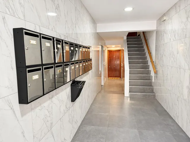 Piso de 2 dormitorios con terraza y grandes posibilidades de reforma en Simancas, Madrid — 11