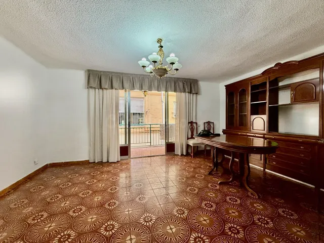 ¡EN EXCLUSIVA! AMPLIO PISO EN EL CENTRO DE BENIDORM A 300 ME