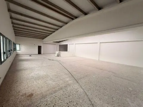 NAVE INDUSTRIAL  EN REUS CON GRAN PATIO PRIVADO — 13