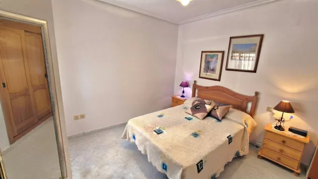 Apartamento de 2 dormitorios con ascensor y piscina comunitaria en Torrevieja | Inversión y calidad de vida en la Costa Blanca — 7