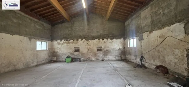 PROPIEDAD CON GRAN PARCELA URBANA, VARIAS construcciones Y FINCA RÚSTICA ANEXA — 28