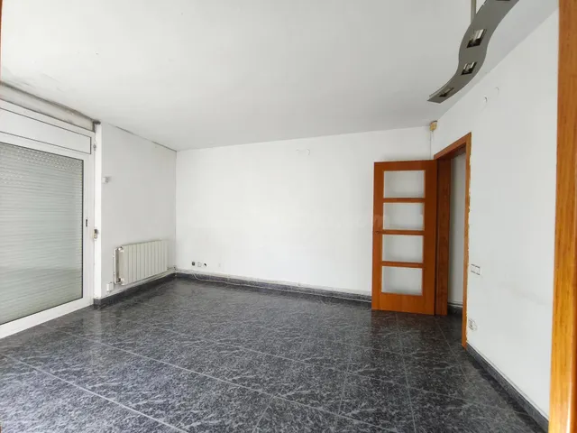 Piso de 3 habitaciones en la teixonera , muy soleado y bien equipado — 2
