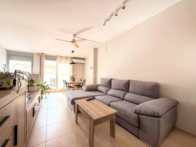 ÁTICO DÚPLEX AMUEBLADO CON TERRAZA EN EL CENTRO DE LES CASES - foto 4