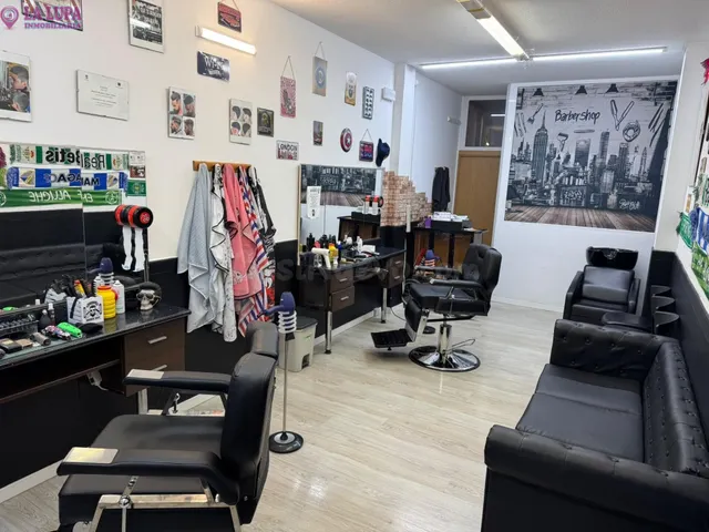 ¡¡¡ Se traspasa peluqueria en pleno funcionamiento en Parque - foto 2