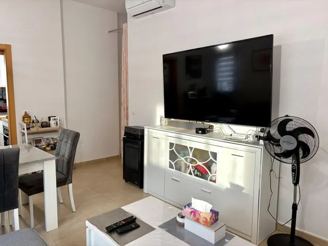 Apartamento luminoso y espacioso en la acogedora Formentera. Cerca de colegios y comercios, a 10 min a pie de Benijófar, a 3,5 km del La Marquesa Golf, y a solo 11 km de las playas de Guardamar. — 6