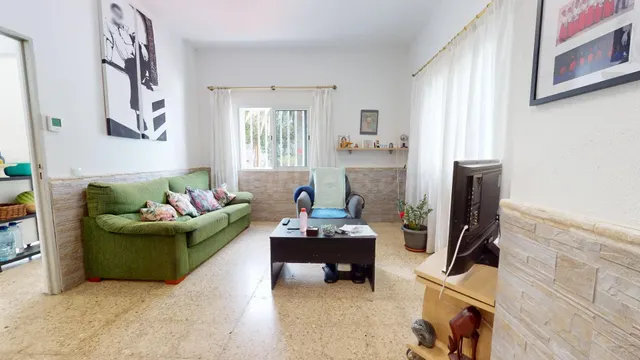 Casa de dos plantas con parcela, amplios exteriores, aparcamiento y azotea en Las Palmas de Gran Canaria — 3
