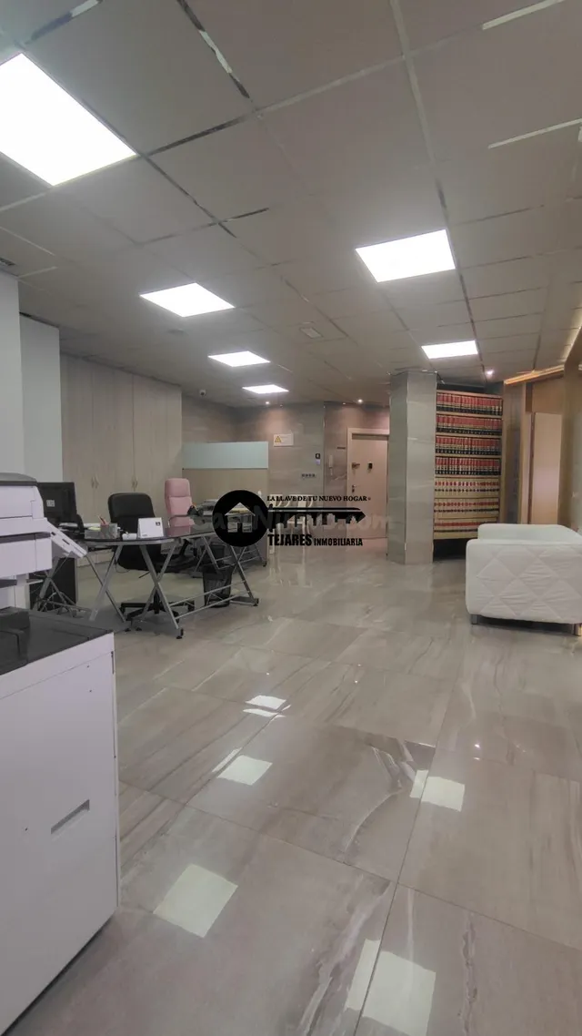 INMOBILIARIA TEJARES VENDE OFICINA REFORMADA EN PLENO CENTRO - foto 2