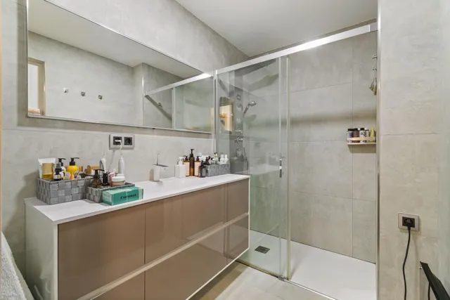 Casa adosada impecable de 4 dormitorios, placas solares y excelente ubicación en Empuriabrava. — 44