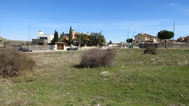 VENTA DE PARCELA URBANA EN EL SOTILLO, EXCELENTE ubicación - foto 4