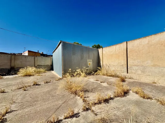 NAVE INDUSTRIAL CON FACIL ACCESO A AUTOVIA — 13