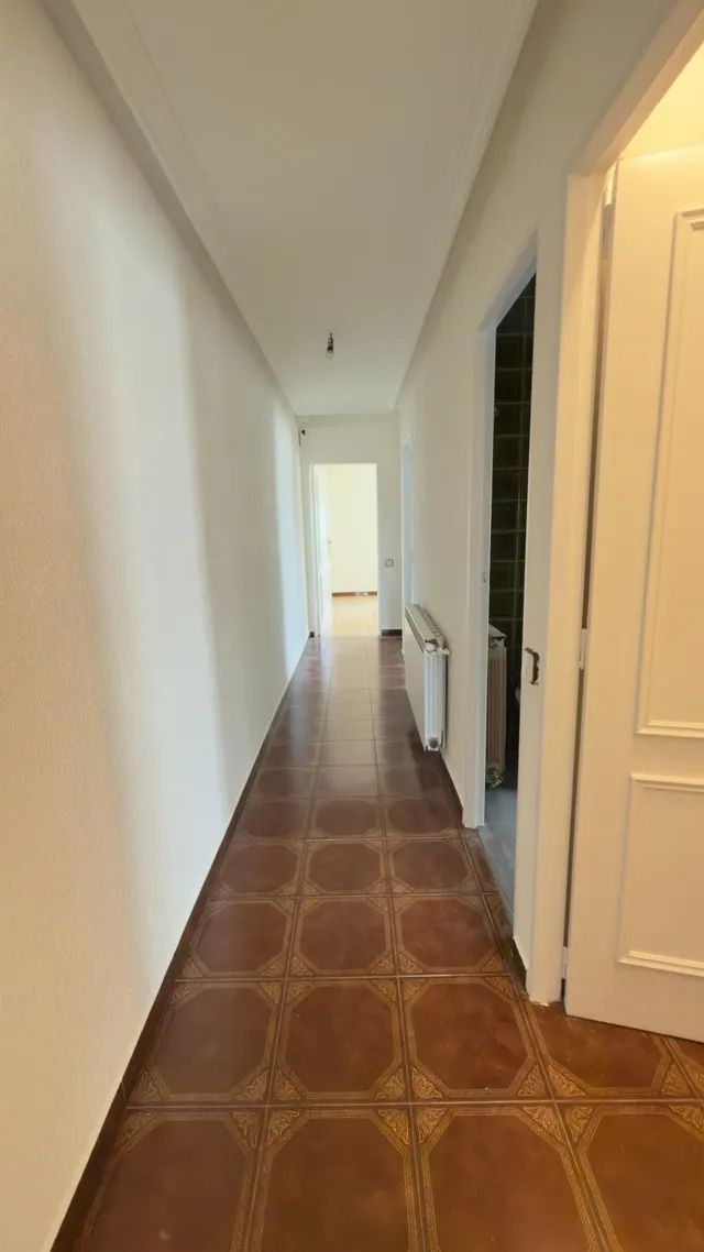 Espacioso y luminoso piso con grandes posibilidades de reforma — 9