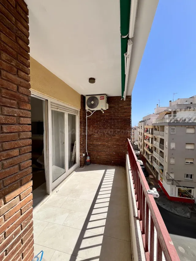 Apartamento de 3 dormitorios y 2 baños a 200 metros de Playa del Cura — 5