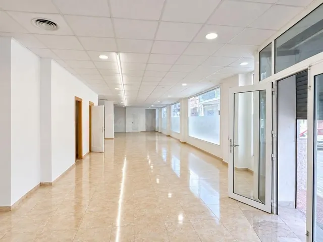 Local comercial 496m² en venta - Playa del Cura — 3