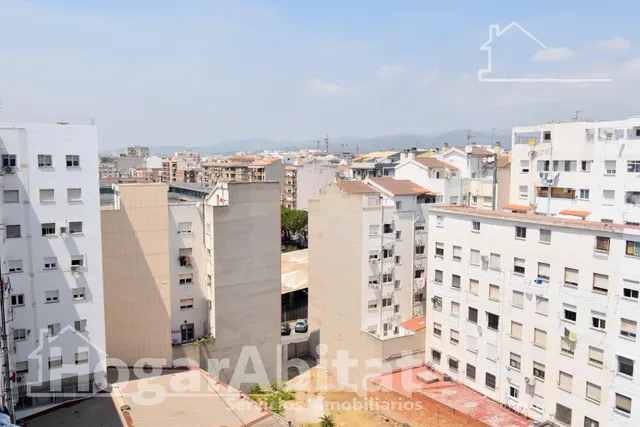 SEMIREFORMADO Y TODO EXTERIOR CON BALCÓN — 44