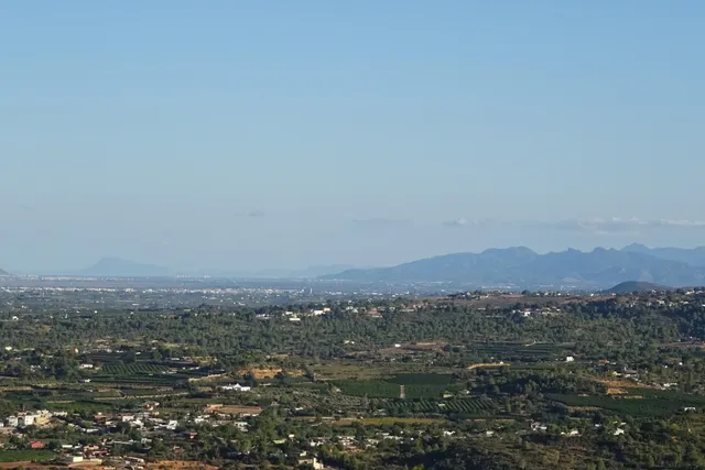 Deja de imaginar y construye la vivienda de tus sueños con vistas panorámicas y proyecto viable" — 19