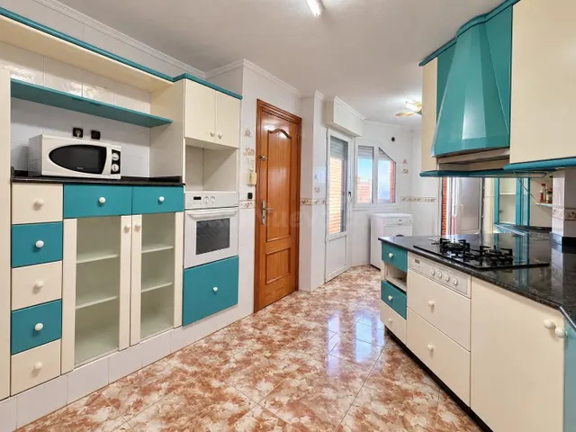 VIVIENDA EN EL GARBANZAL DE 478M2 Y SOTANO DE 214M2 - foto 5