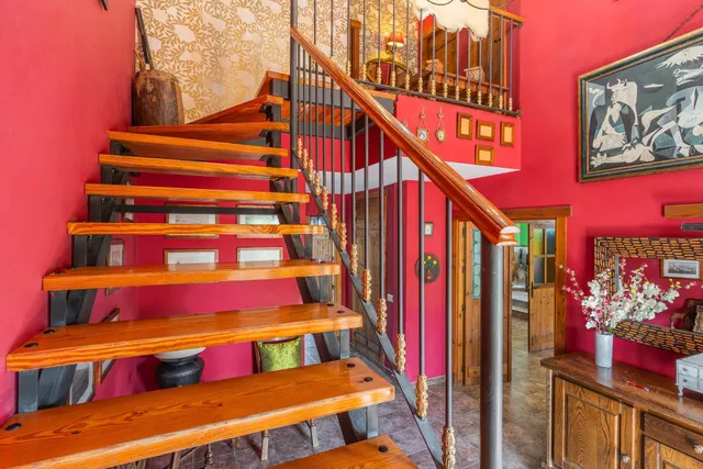 VENTA DE CHALET EN VENTA EN LAS DEHESILLAS — 34