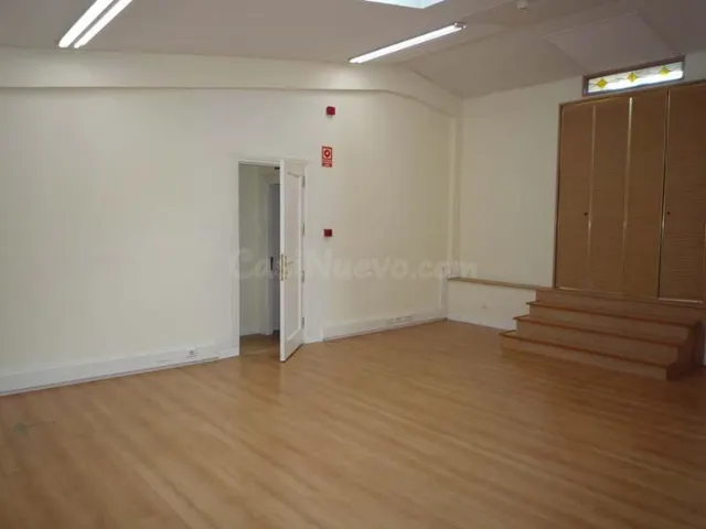 Oficina 6 habitaciones 300m² en alquiler - Poligono de Raos - foto 4