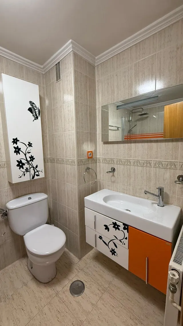 Amplio Piso en el Corazón del Casco Histórico de Vallecas — 8