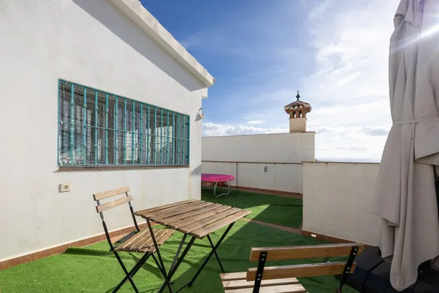 ¡Tu hogar soñado te espera en esta espectacular casa reformada! — 8
