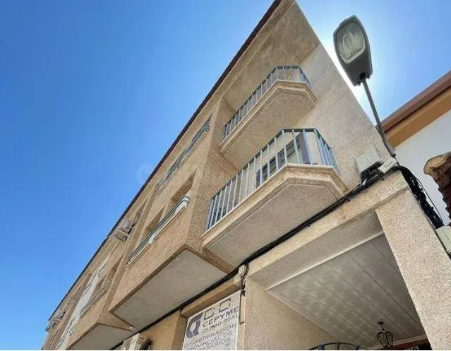 SE VENDE piso OKUPA en C MANUEL PIÑA 14 de Manzanares - foto 3