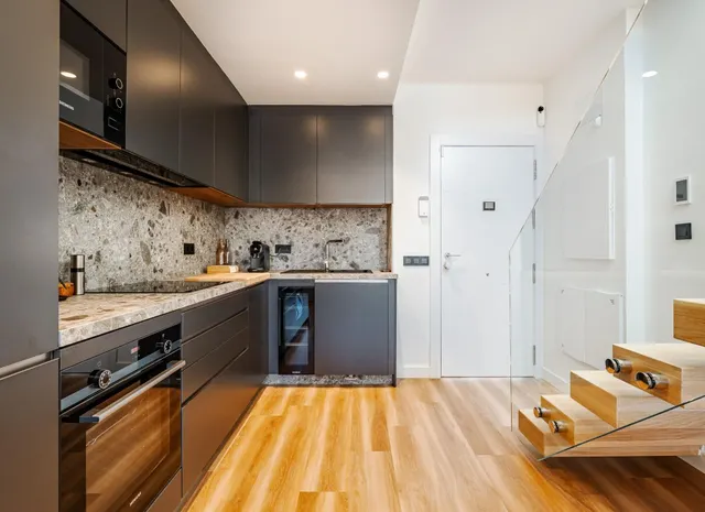 Ático dúplex único con gran solárium privado de 90 m2 y vist - foto 5