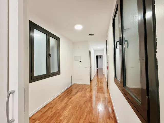 Moderno piso reformado en venta situado en pleno corazón de l'Eixample — 22