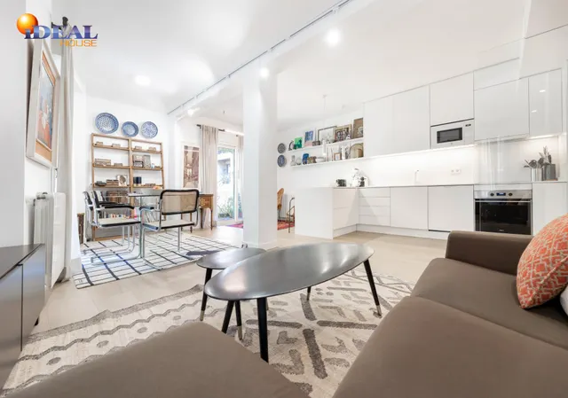 *  EXCLUSIVA VIVIENDA REFORMADA EN PLAZA MARIANA PINEDA — 9