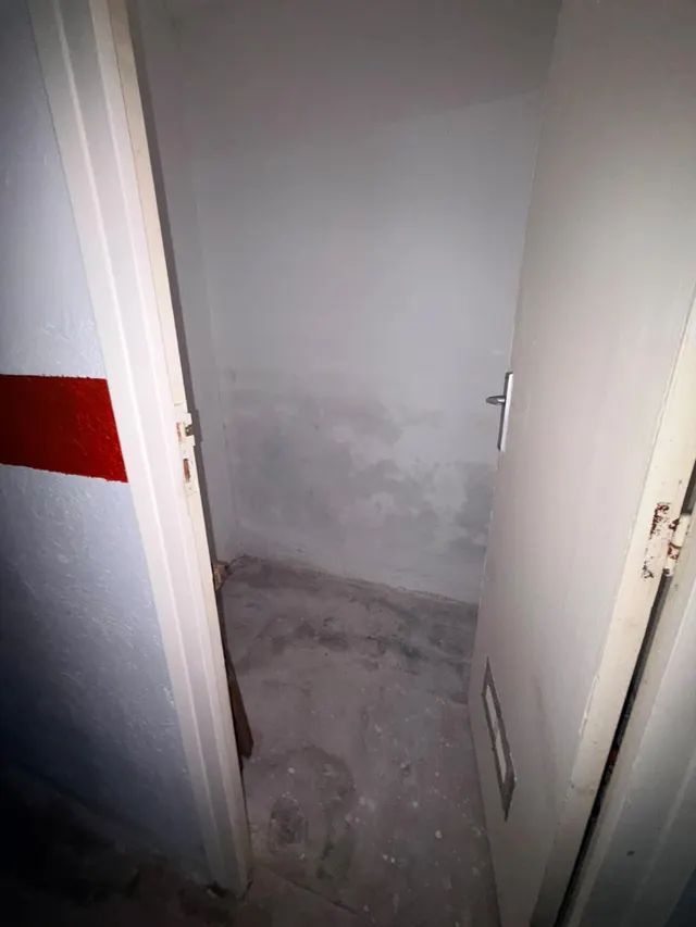 3 dormitorios, jardín, parking, piscina comunitaria. — 32