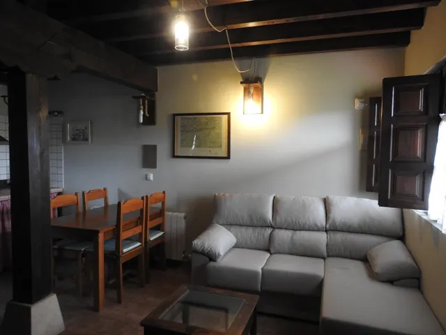 POSADA CON MUCHO ENCANTO EN CABUÉRNIGA.- — 15