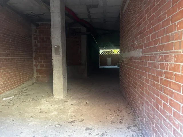 ¡Oportunidad Imperdible en el Corazón de Villena! Local Comercial a la Venta — 12