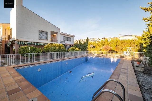 Chalet 6 habitaciones 357m² en venta - Área de Granada - foto 2