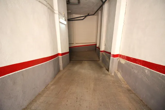 Plaza de parking de entidad bancaria en Torreblanca — 4