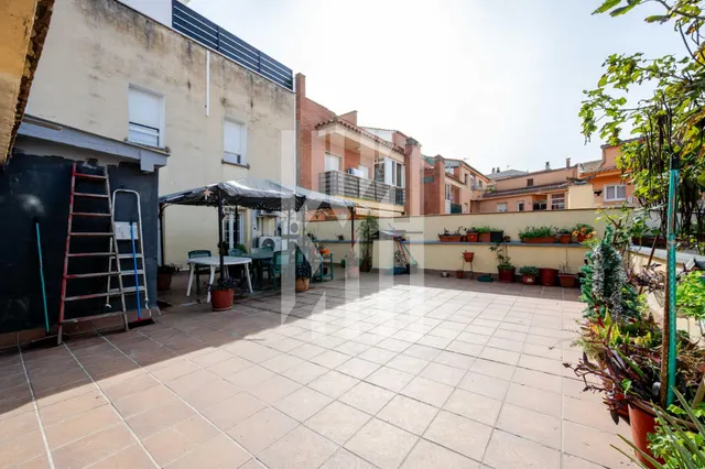 Piso con terraza privada y garaje en taialà — 45
