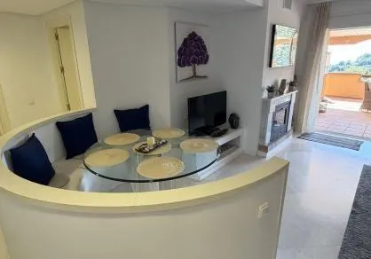 Exclusivo apartamento de 2 dormitorios con vistas panorámicas a la montaña en La Mairena 80m2 de jardin/50m2 de terraza — 8