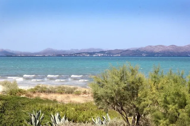 Solar  cerca de la playa en Son  Serra — 9