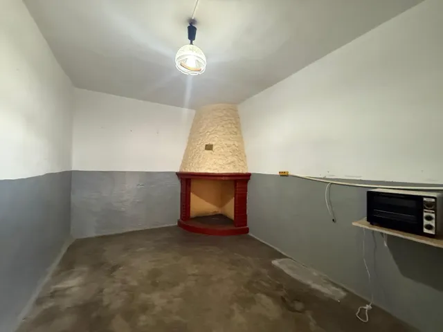 CASA DE PUEBLO CON PATIO — 33