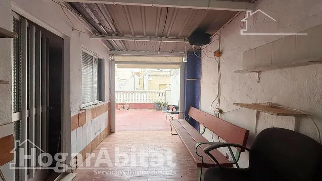 ¡Cerca del puerto! Casa espaciosa y semireformada con gran terraza, toda amueblada — 31