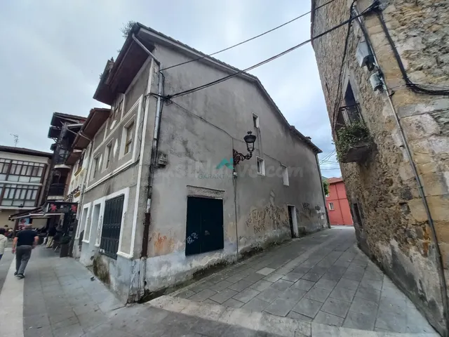 Se vende edificio en Ramales de la Victoria - foto 4