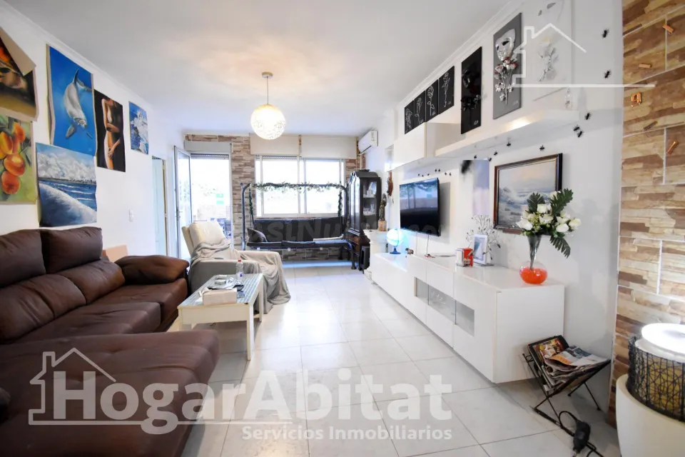 MUY AMPLIO CON 5 DORMITORIOS Y TERRAZA EN CENTRO