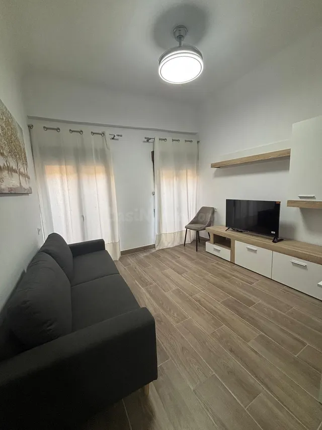 ¡Moderno Apartamento en el Corazón de Granada! ️✨ - foto 2
