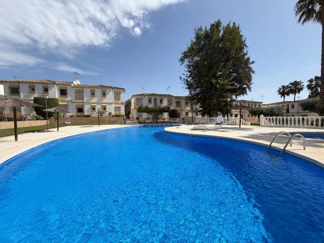 APARTAMENTO EN SAN MIGUEL DE SALINAS CON VISTAS AL MAR Y CON - foto 3
