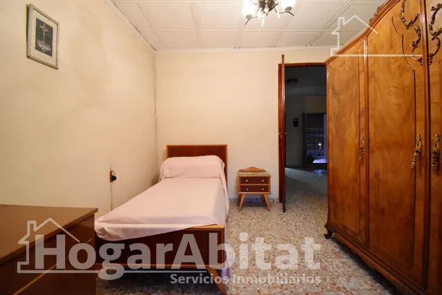 Amplia casa de pueblo con terraza, balcón y trastero — 32
