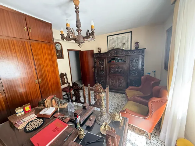 PISO DE LUJO EN BARRIO DE SANTA CRUZ — 48
